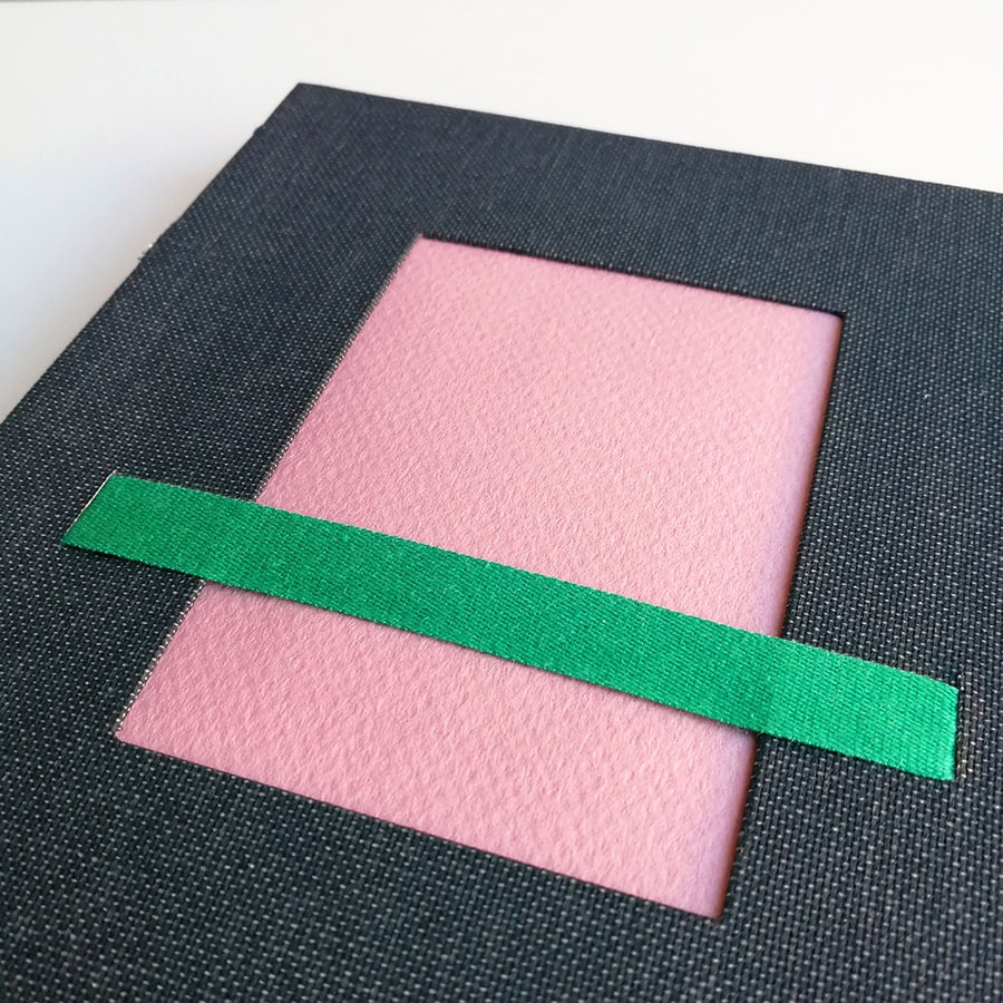 Cuaderno A5 gris oscuro ventana rosa papel reciclado blanco (liso) - Imagen 2