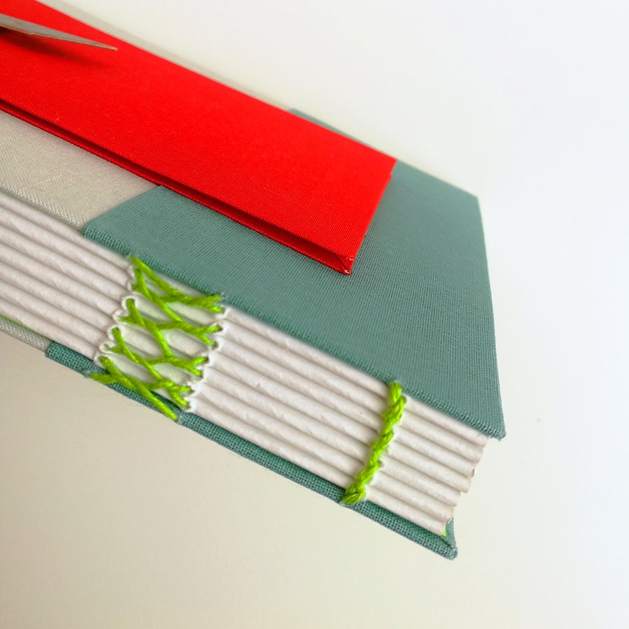 Cuaderno mochila gris claro verde azulado a5 - Imagen 2