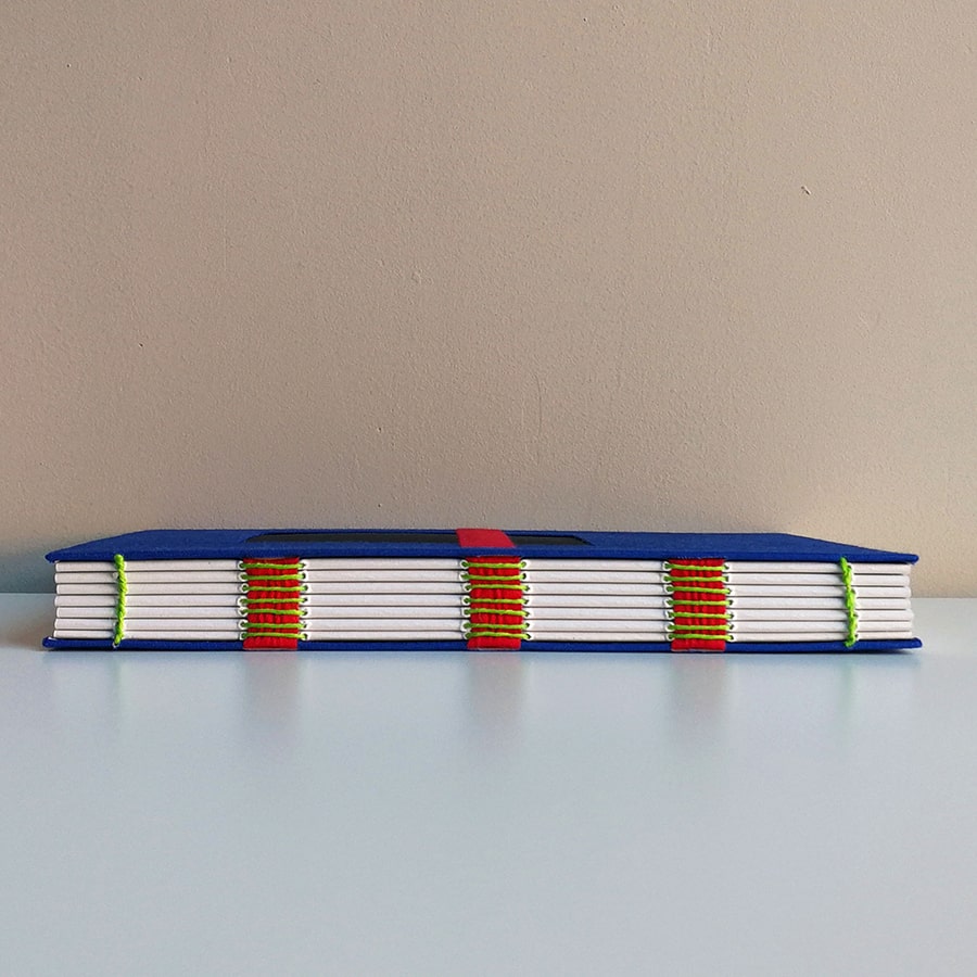 Cuaderno A5 azul noche papel reciclado blanco (liso) - Imagen 3