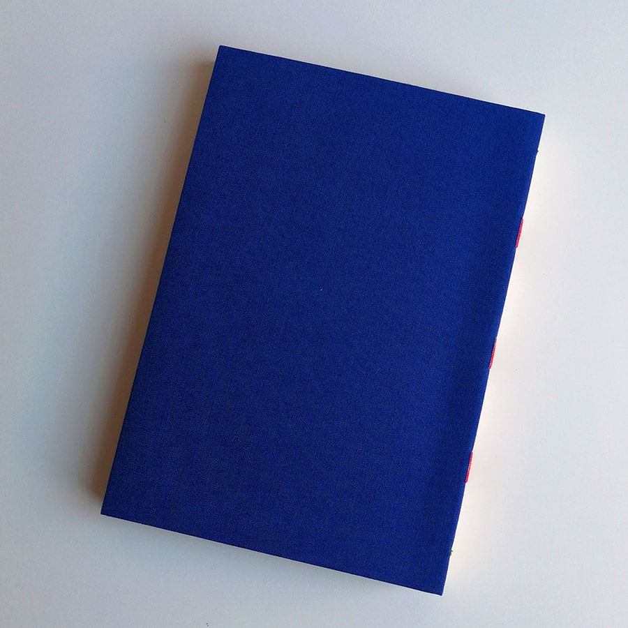 Cuaderno A5 azul noche papel reciclado blanco (liso) - Imagen 7