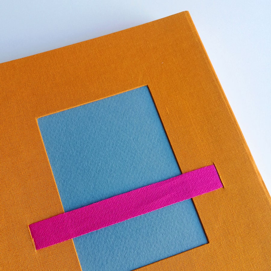 Cuaderno A5 amarillo anaranjado papel reciclado blanco (liso) - Imagen 2