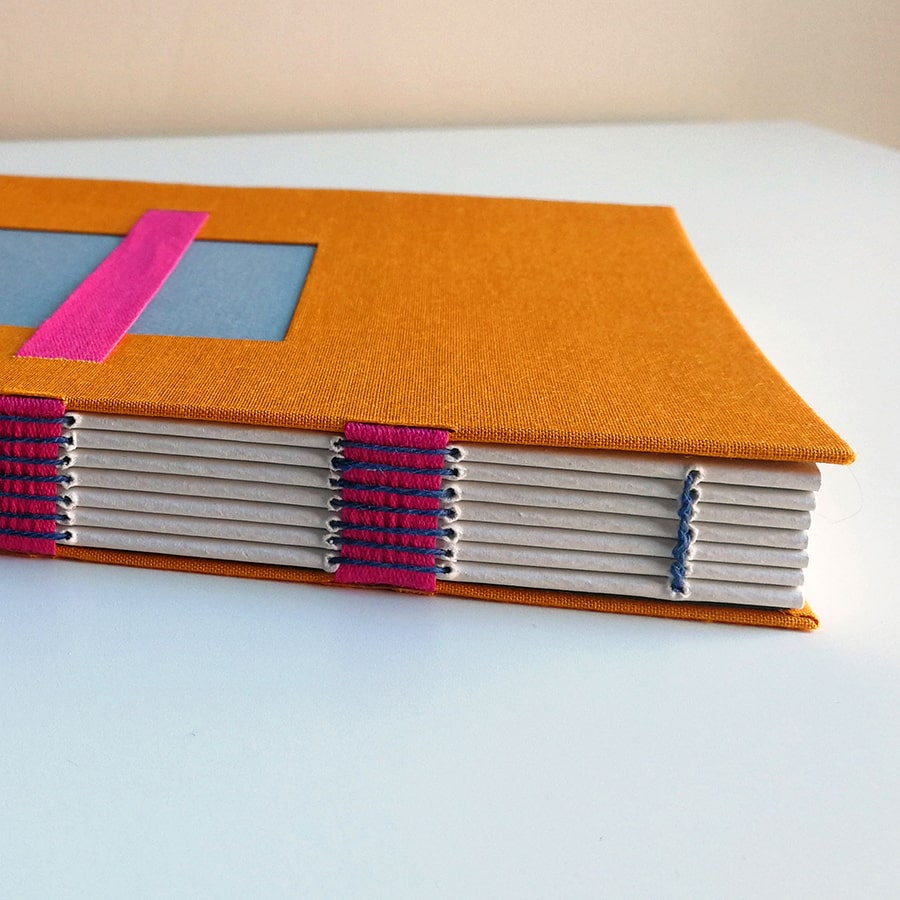 Cuaderno A5 amarillo anaranjado papel reciclado blanco (liso) - Imagen 3