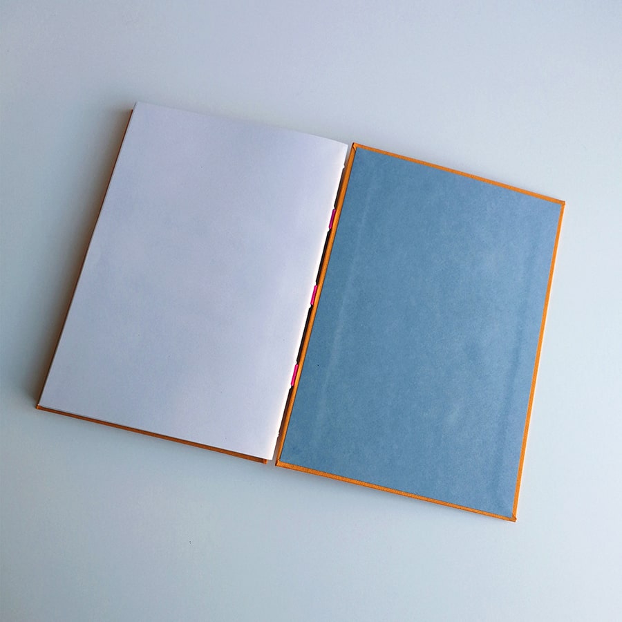 Cuaderno A5 amarillo anaranjado papel reciclado blanco (liso) - Imagen 4