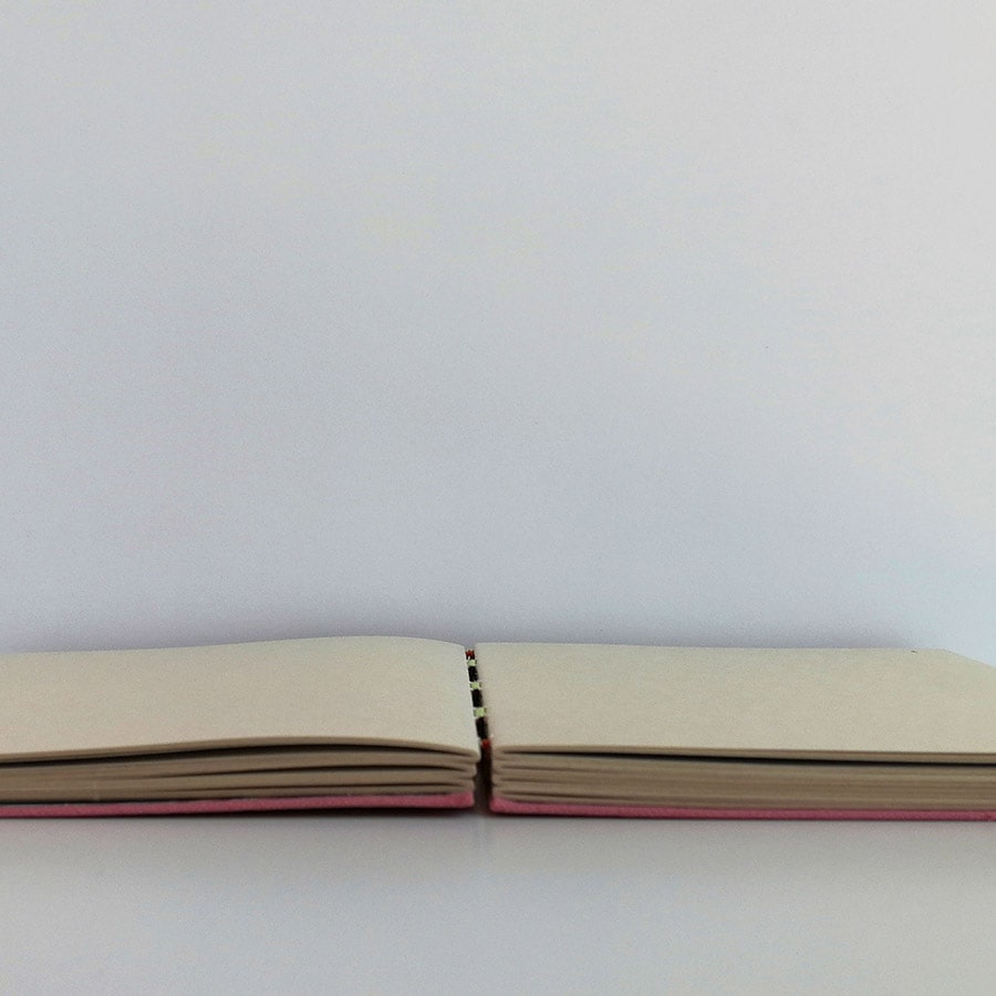 Cuaderno minimalista marmoleado A5 rosa - Imagen 8